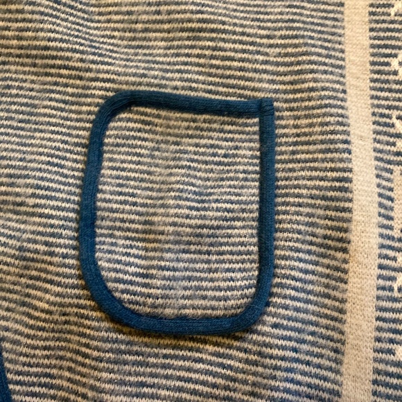 VTG Alafaoss Icewool Icelandic Wool Poncho With Hood OSFM Blue/White Snowflake - Picture 9 of 17